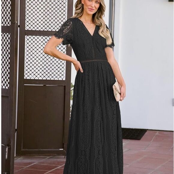 Elegant Black Maxi Dress - Picture 3 of 13